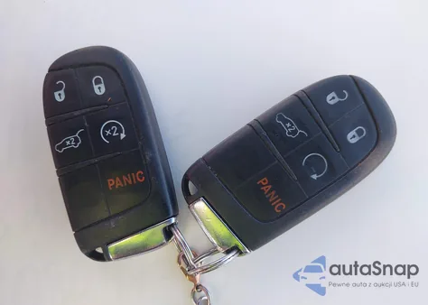 2018 Jeep Compass Latitude 4X4 from USA, damaged, VIN 3C4NJDBB9JT393364